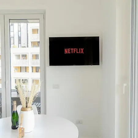 Apulialux - Exclusive And Modern City View, Private Parking Appartement *