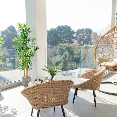 Apulialux - Exclusive And Modern City View, Private Parking Appartement *