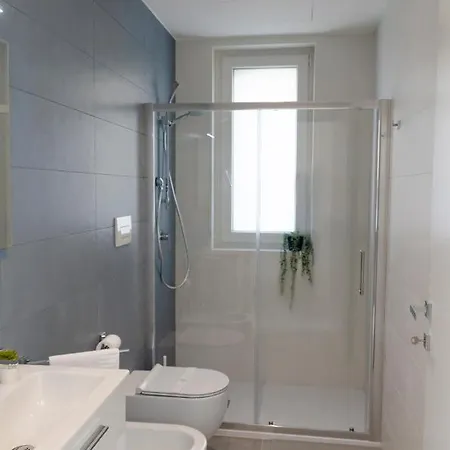 Apulialux - Exclusive And Modern City View, Private Parking Bari