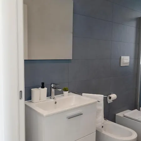Apulialux - Exclusive And Modern City View, Private Parking バーリ